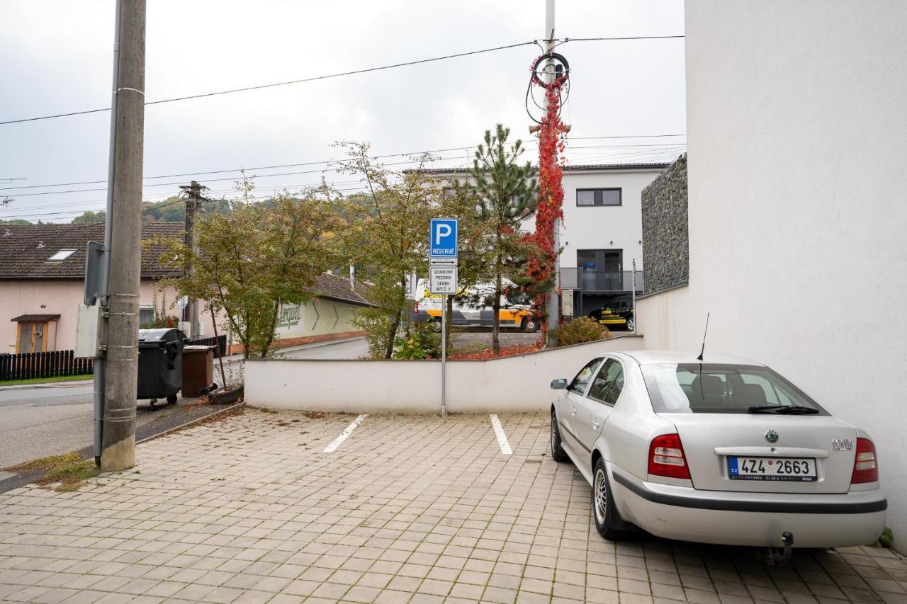 Apartmany Gemini Zlin Bagian luar foto