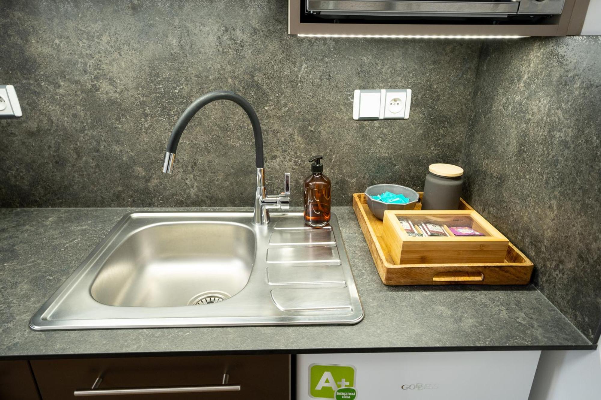 Apartmany Gemini Zlin Bagian luar foto